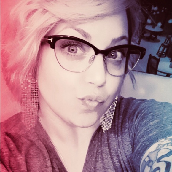 Meet your Posher, Ashley - Picture 1 of 1